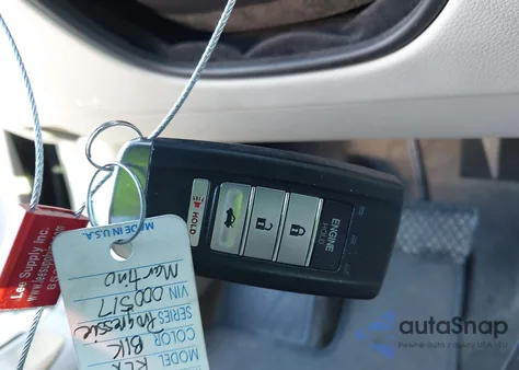 2017 Acura Rlx z USA, uszkodzony, nr VIN JH4KC1F97HC000517